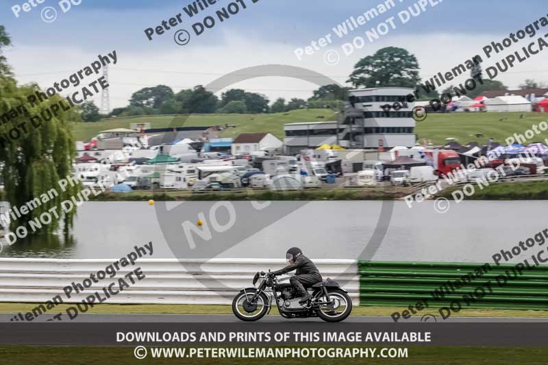 Vintage motorcycle club;eventdigitalimages;mallory park;mallory park trackday photographs;no limits trackdays;peter wileman photography;trackday digital images;trackday photos;vmcc festival 1000 bikes photographs